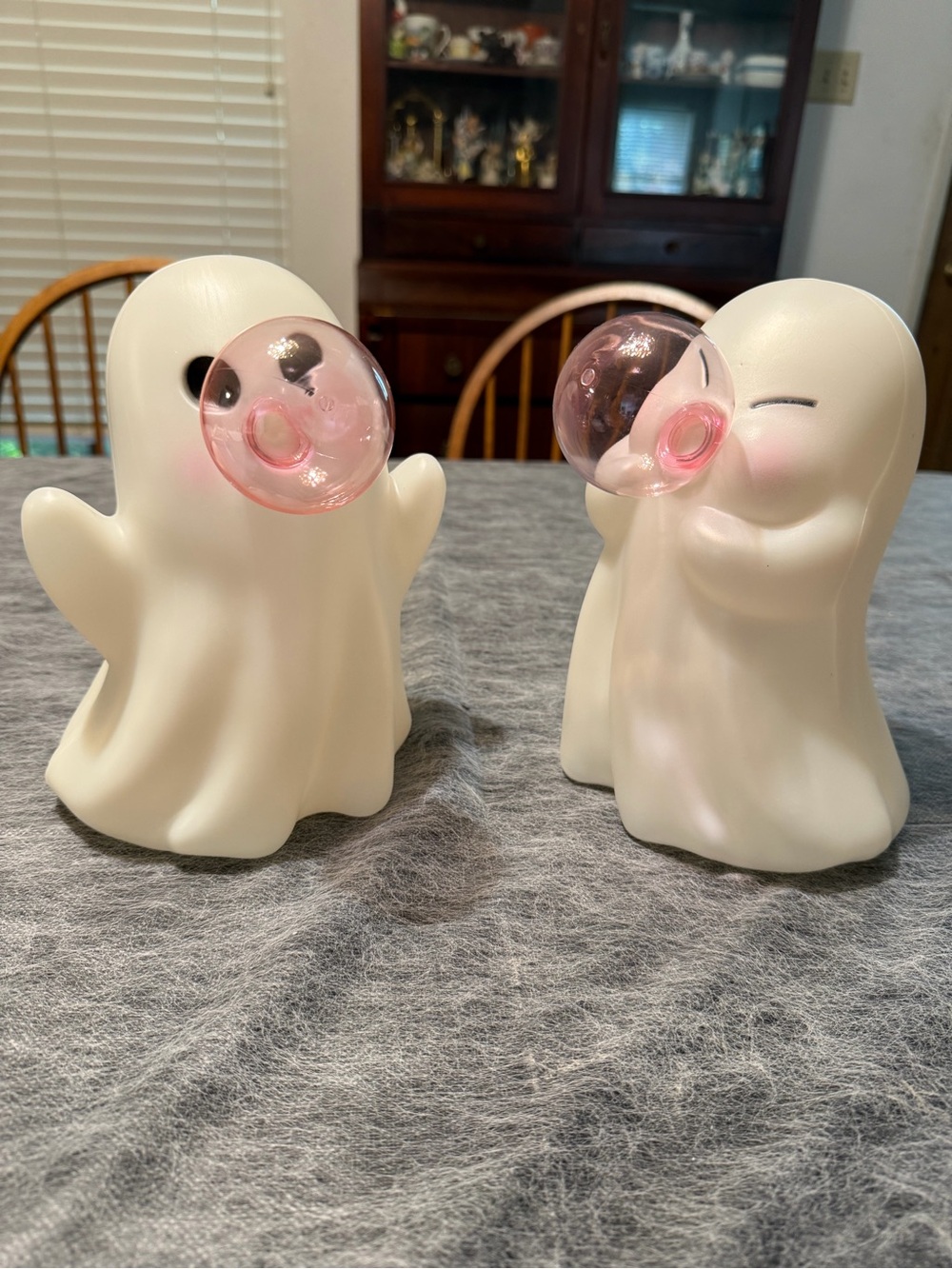 Viral Ghost Decor Halloween Plastic Ghost Figurines Pink Bubble set of 2
